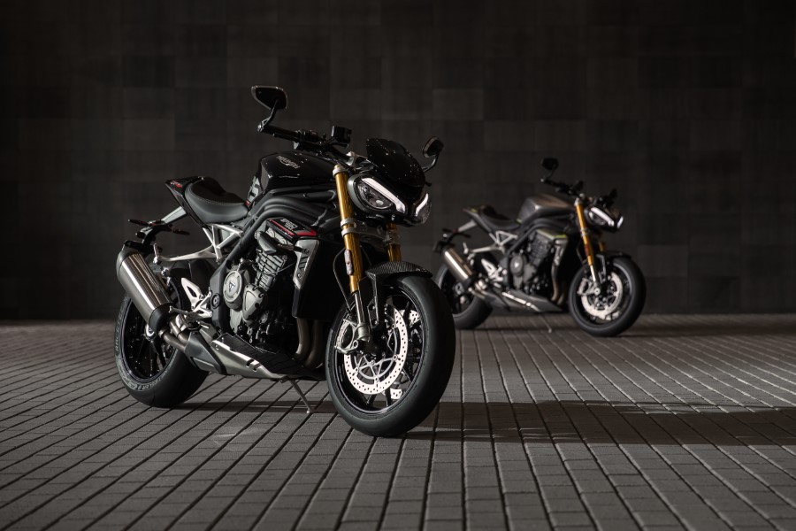 Triumph_Speed_Triple_1200RS_MY21_2021_slide.gr_04