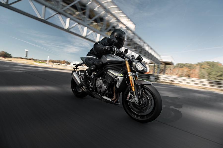 Triumph_Speed_Triple_1200RS_MY21_2021_slide.gr_13