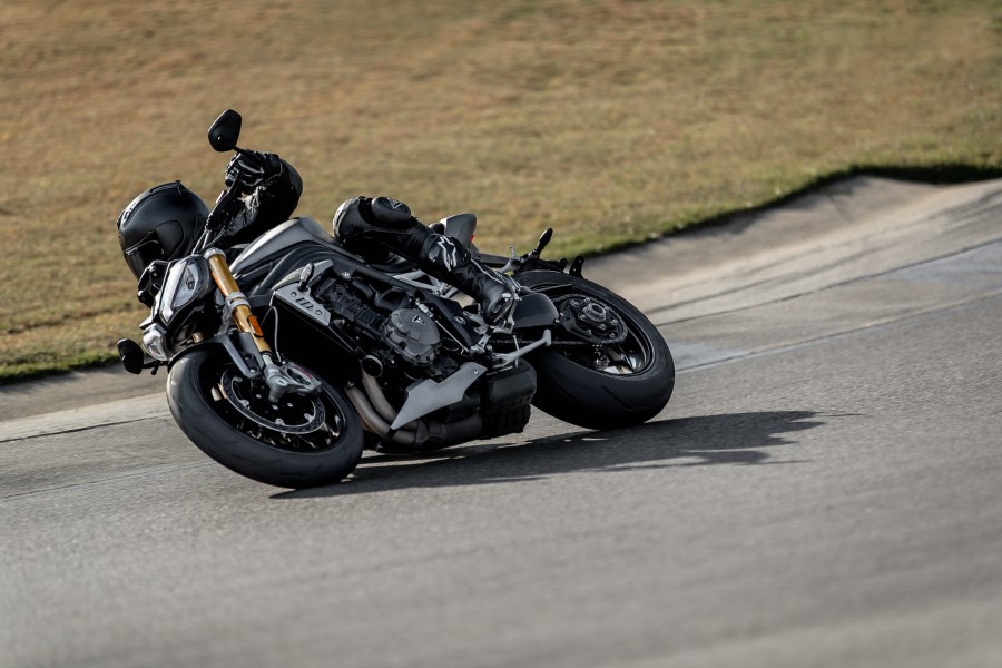 Triumph_Speed_Triple_1200RS_MY21_2021_slide.gr_14