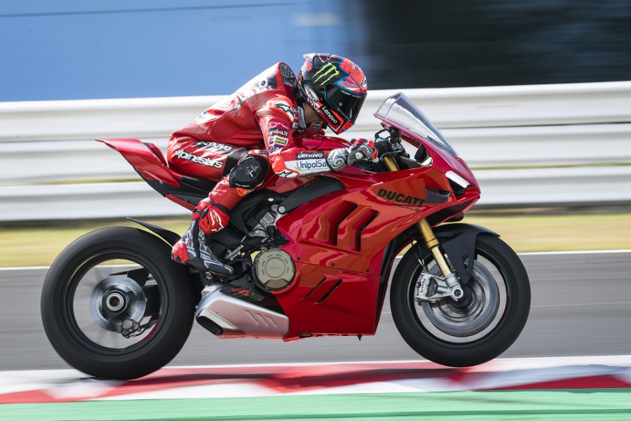 Ducati_Panigale_V4S_MY22_2021_slide.gr_06