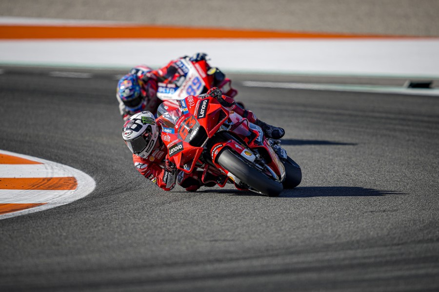 Ducati_Valencia_Finale_MotoGP_Miller_Bagnaia_2021_slide.gr_02