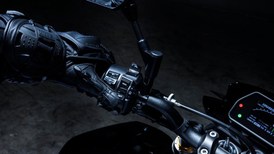 Yamaha_MT10SP_MY22_2021_slide.gr_15